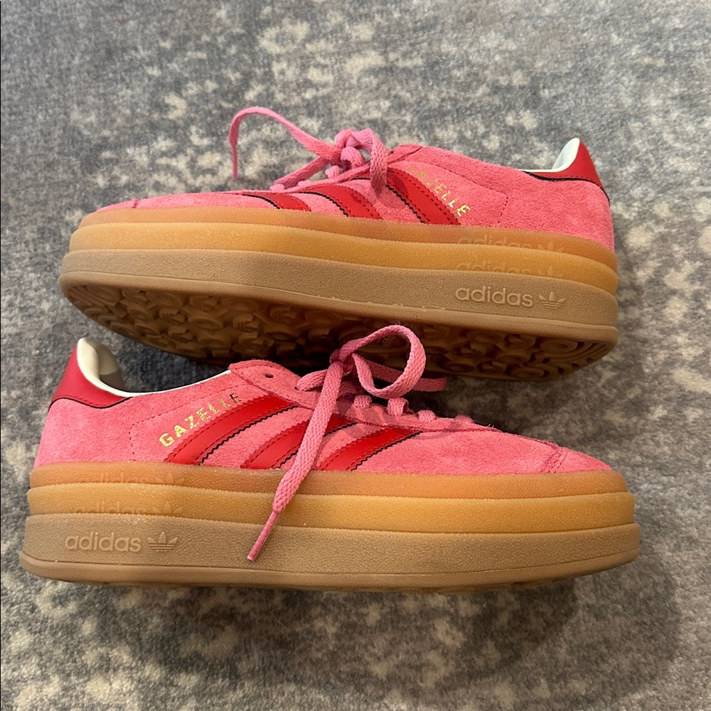 adidas kids Pink gazelle Suede Sneakers with Red Stripes and Gum Sole size 4 - Picture 3 of 10
